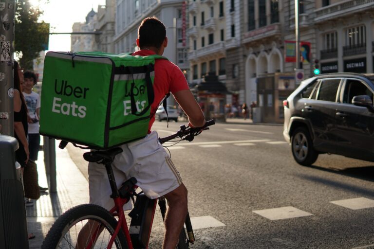Uber Eats Launches Reusable Packaging Trials